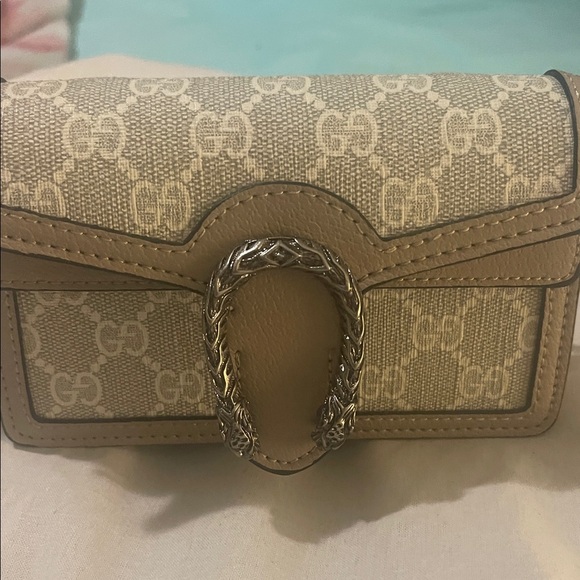 This is a Gucci Dionysus Super Mini shoulder bag . - Picture 2 of 12
